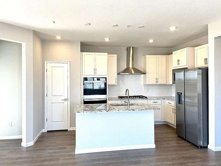 1733 Dancing Cattail Dr — Photo 3