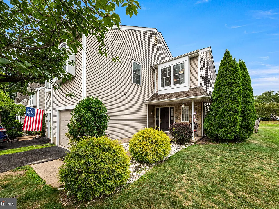 31 Tamarack Ct