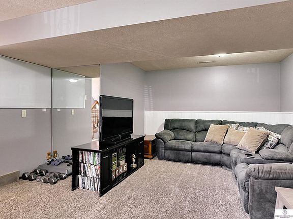 4th image of 7821 S 70th St