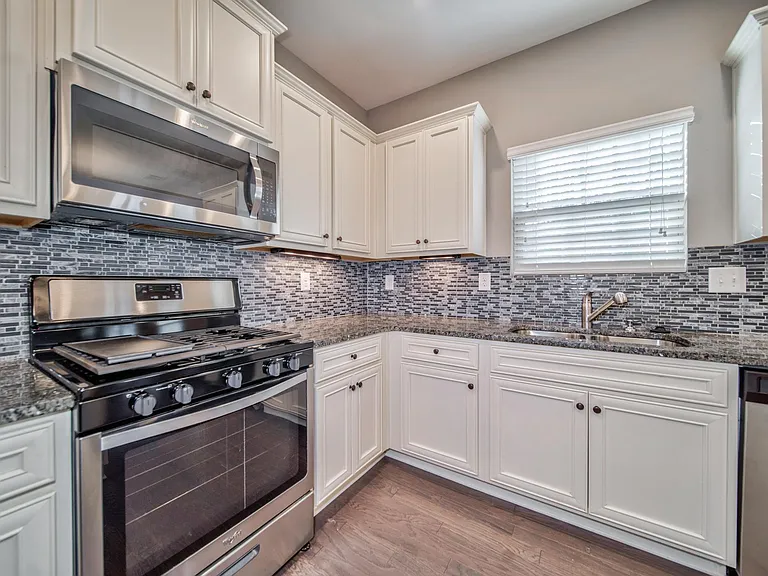 4914 Whisper Creek Ct SW — Photo 15