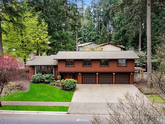 2nd image of 2606 Manorwood Drive SE