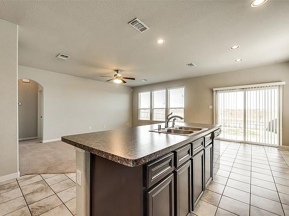 3rd image of 5060 Royal Springs Dr