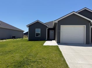 1148 Harbor Dr, Salina, KS 67401