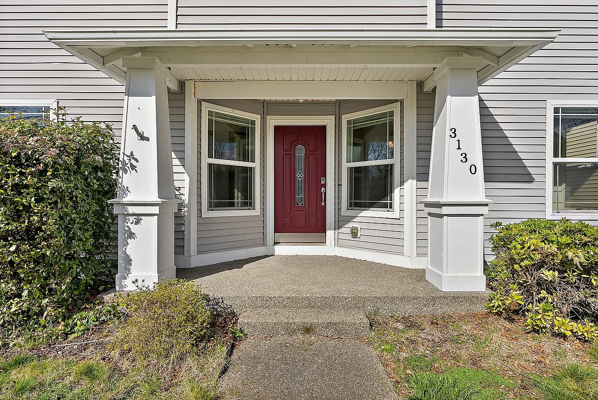 4 bed, 2.5 bath, 2559 sqft, $3,100 — Photo 3