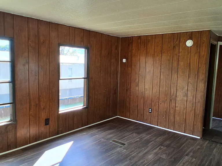 120 Joyner Ln — Photo 4