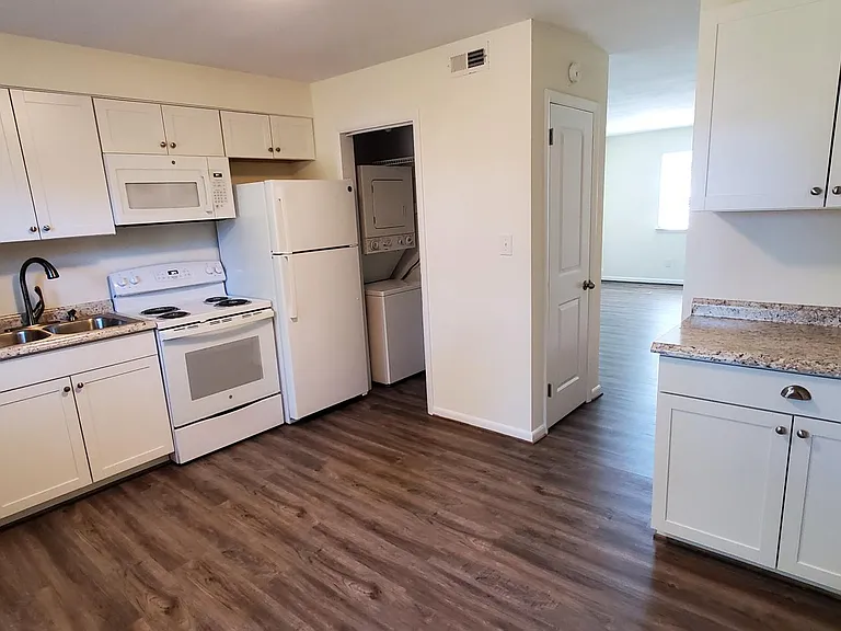 2130 Wake Forest St — Photo 7