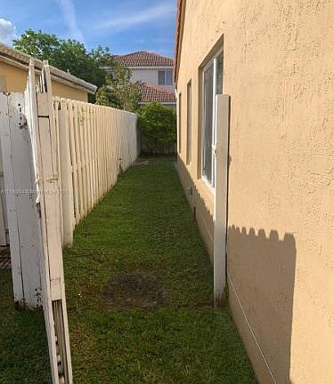 4th image of 1555 Mira Vista Cir #1555