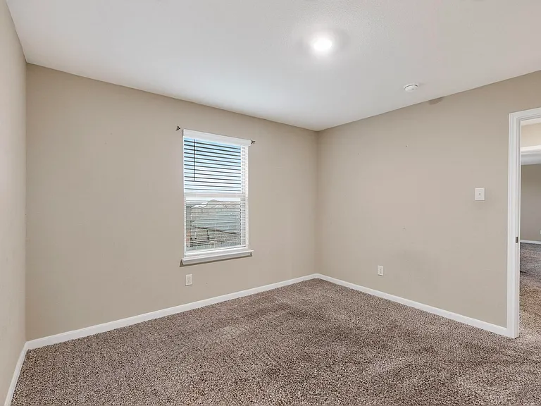 305 Honeysuckle Ln — Photo 16