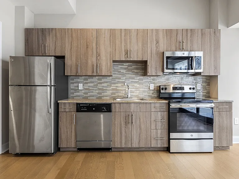 1300 Chestnut Street — Photo 3