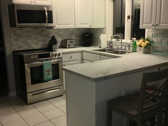 3rd image of 8927 Candlewood Ln