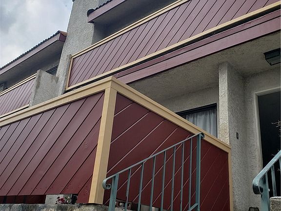 5th image of 15554 Parthenia St Unit 17