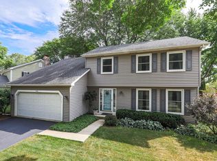 1540 Bonaventure Dr, Naperville, IL 60563