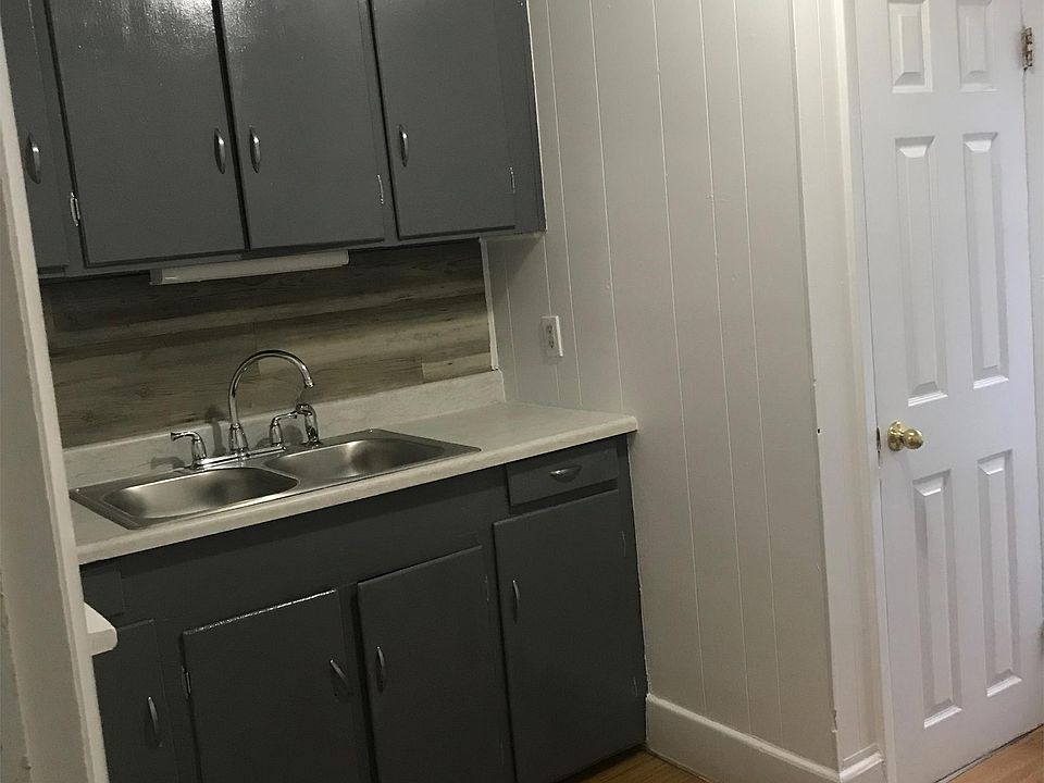 1st image of 156 Holland St APT 1