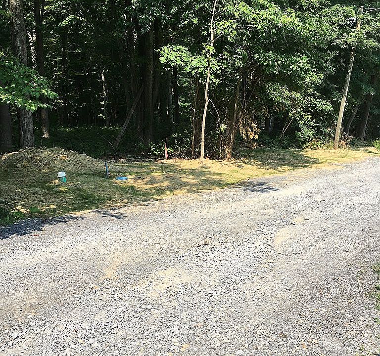 Lots 5 (left) and 4 (right)