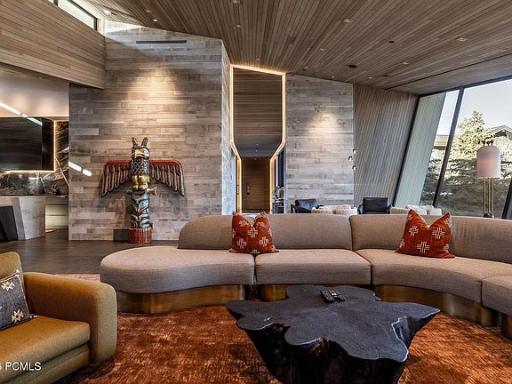 4th image of 4028 E Outcrop Rd