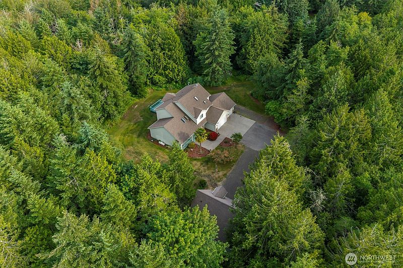 4th image of 19144 Clear Creek Road NW