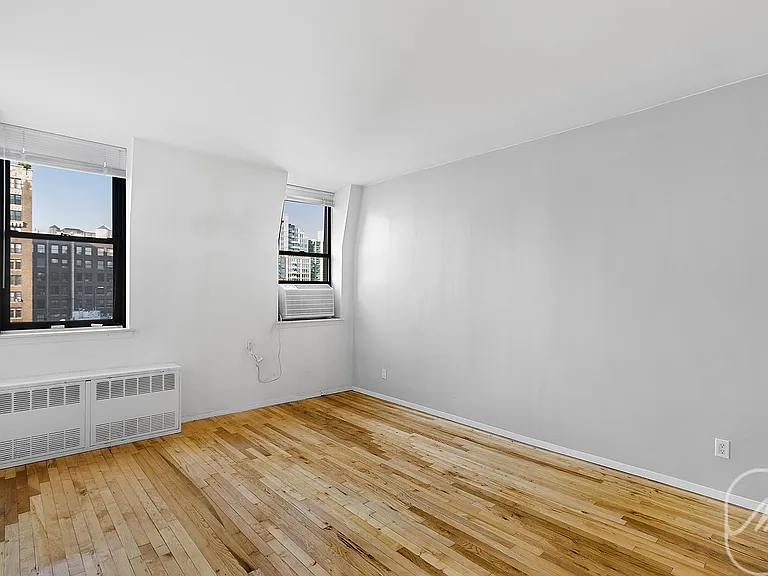 304 E 20th St #PHA — Photo 7