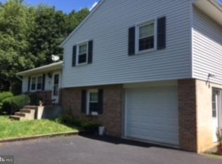 659 Hickory Rd, Mohrsville, PA 19541