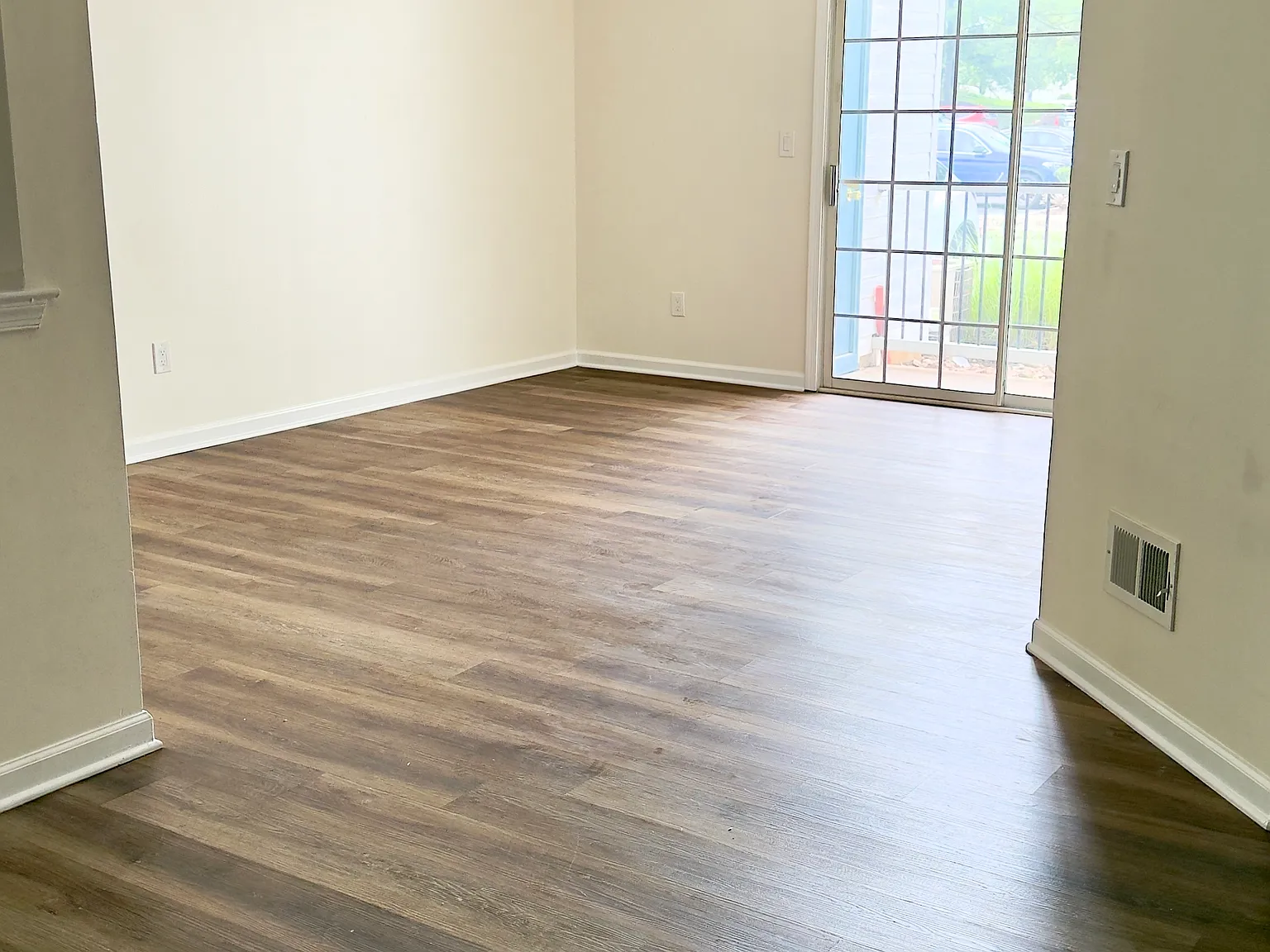 2 bed, 1034 sqft, $2,600 — Photo 3