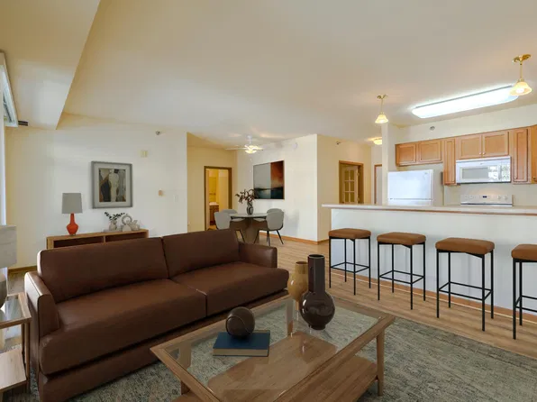 8200 W 33rd St APT 323, Minneapolis, MN 55426