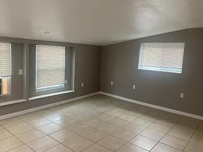 1402 Walters Point Ln — Photo 17