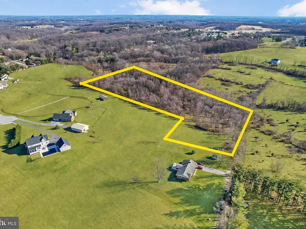 Grove Ln, Westminster, MD 21157