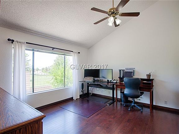5th image of 1560 Sandra Dr