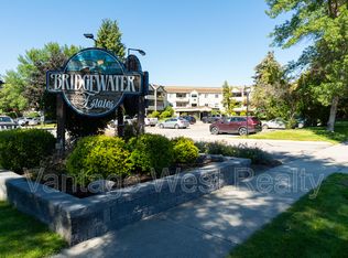 3854 Gordon Dr #290, Kelowna, BC V1W3G4