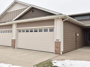 737 E El Dorado Ct, Sioux Falls, SD 57108