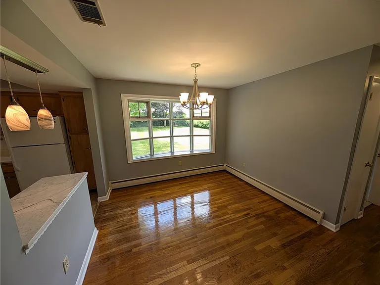 230 Diamond St — Photo 6