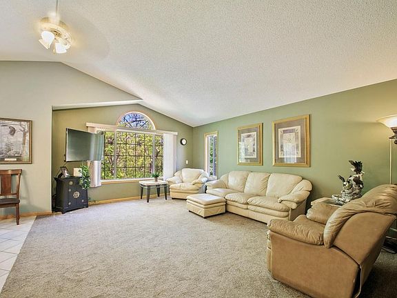 5th image of 8245 W Beatrice Dr