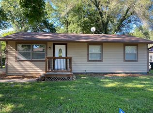 1512 E 28th Ter, Lawrence, KS 66046