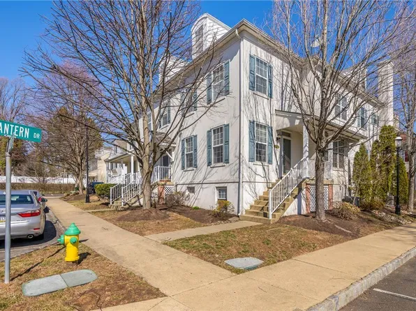 302 Lantern Dr, Doylestown, PA 18901