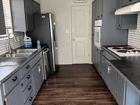 3rd image of 6513 Dunbar Dr