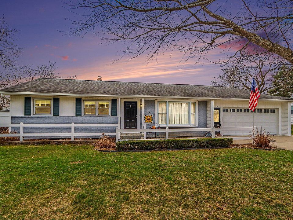 1st image of 418 Larkspur Ave