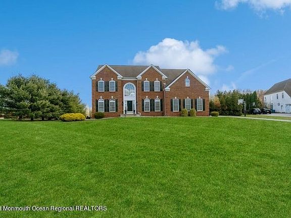 2nd image of 24 Nicole Ct