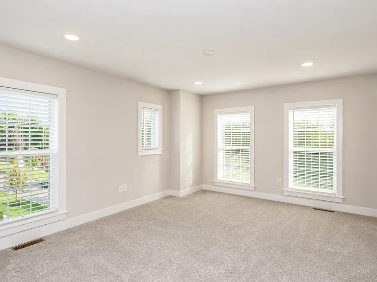 701 Halcyon Ln — Photo 15