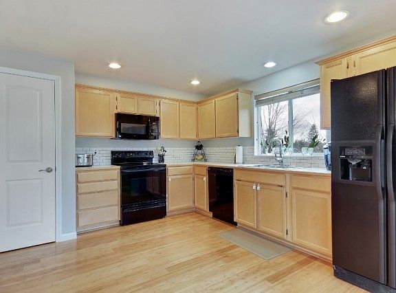 5th image of 20227 72nd St E