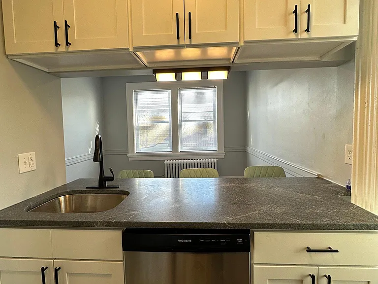 403 Oak St #3 — Photo 12