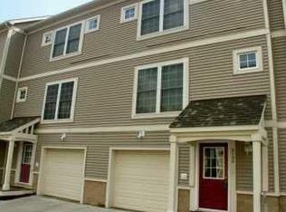 2152 Pennsylvania Ln, Ann Arbor, MI 48103