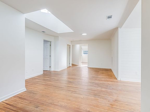 3rd image of 16 E 37th St #18-B