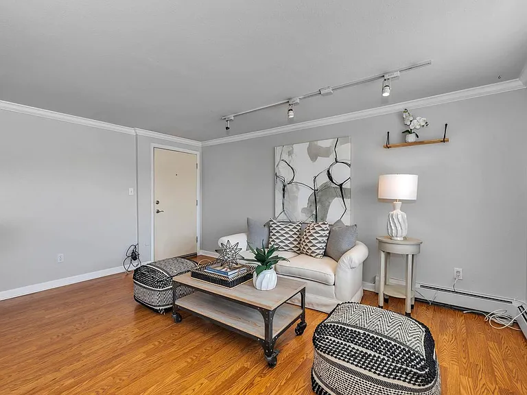 36 N Emerson St #201 — Photo 13