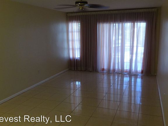 4th image of 4901 38th Way S #308