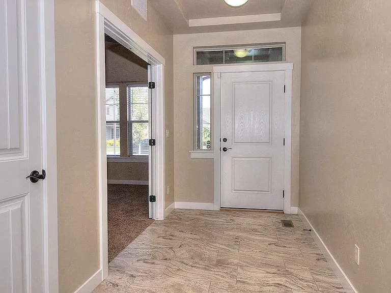 1365 E Yucca Cyn — Photo 3