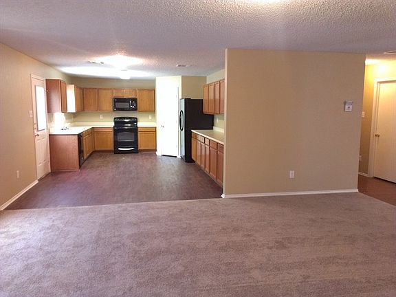 4th image of 12104 Worchester Dr