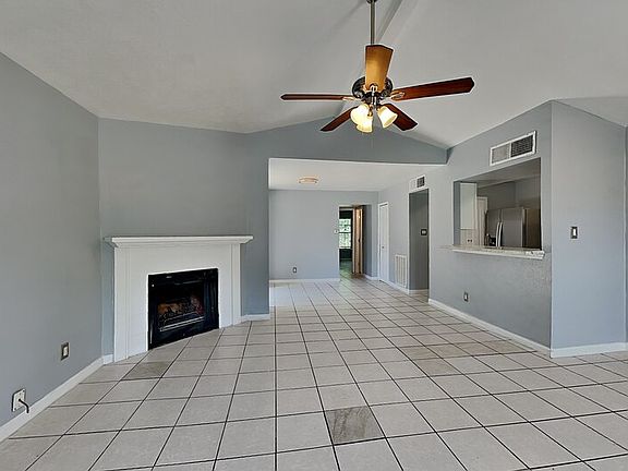 2nd image of 420 Dollins St