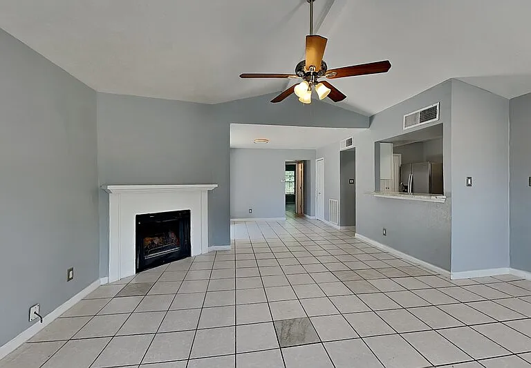 420 Dollins St — Photo 2