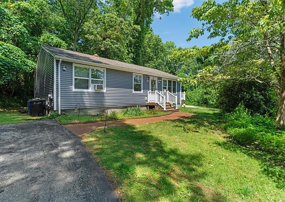 1st image of 7 Boulder Dr