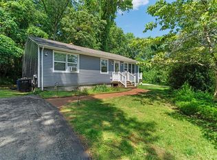 7 Boulder Dr, Johnston, RI 02919
