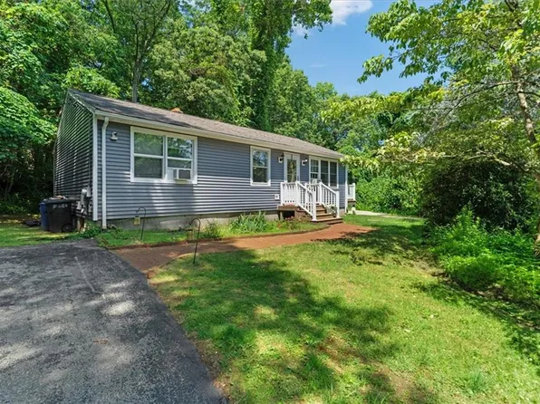 7 Boulder Dr, Johnston, RI 02919